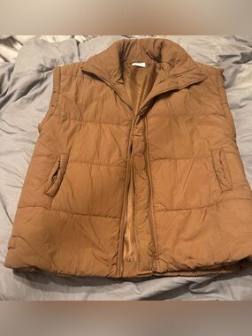 Pink Lily Brown Quilted Vest Label